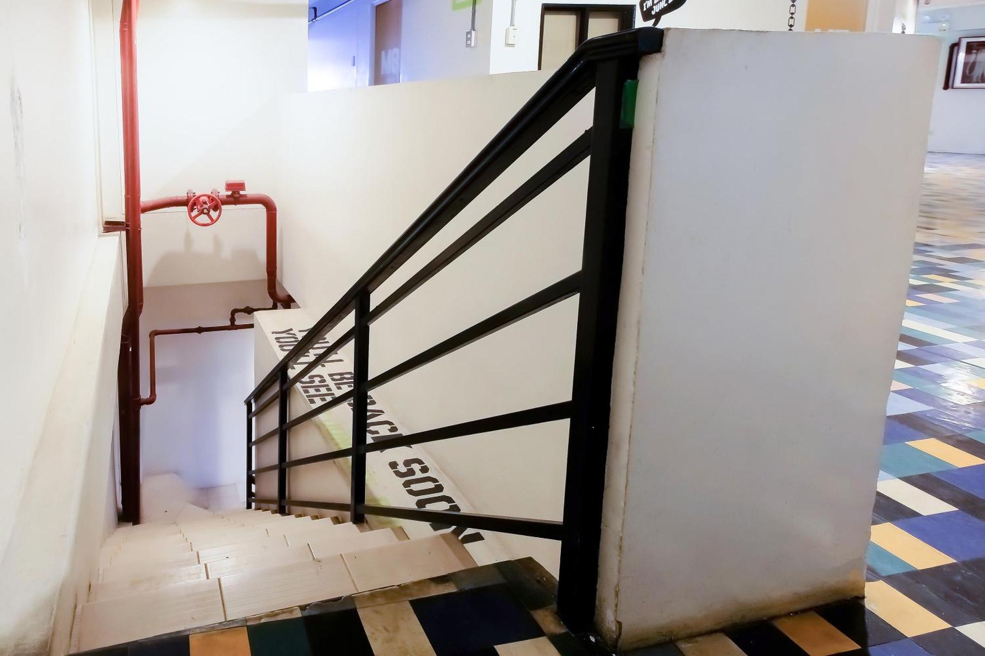 Spot On Junction Hostel Makati City Екстер'єр фото