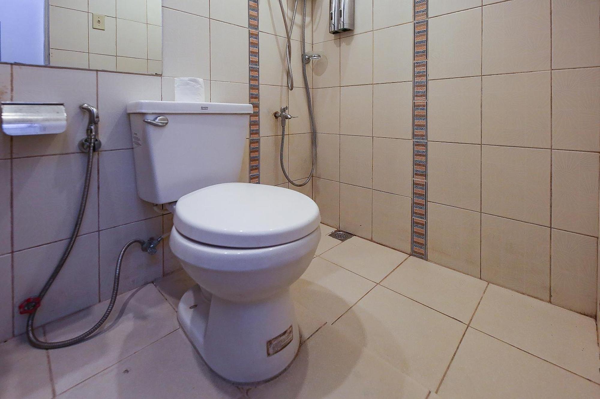 Spot On Junction Hostel Makati City Екстер'єр фото
