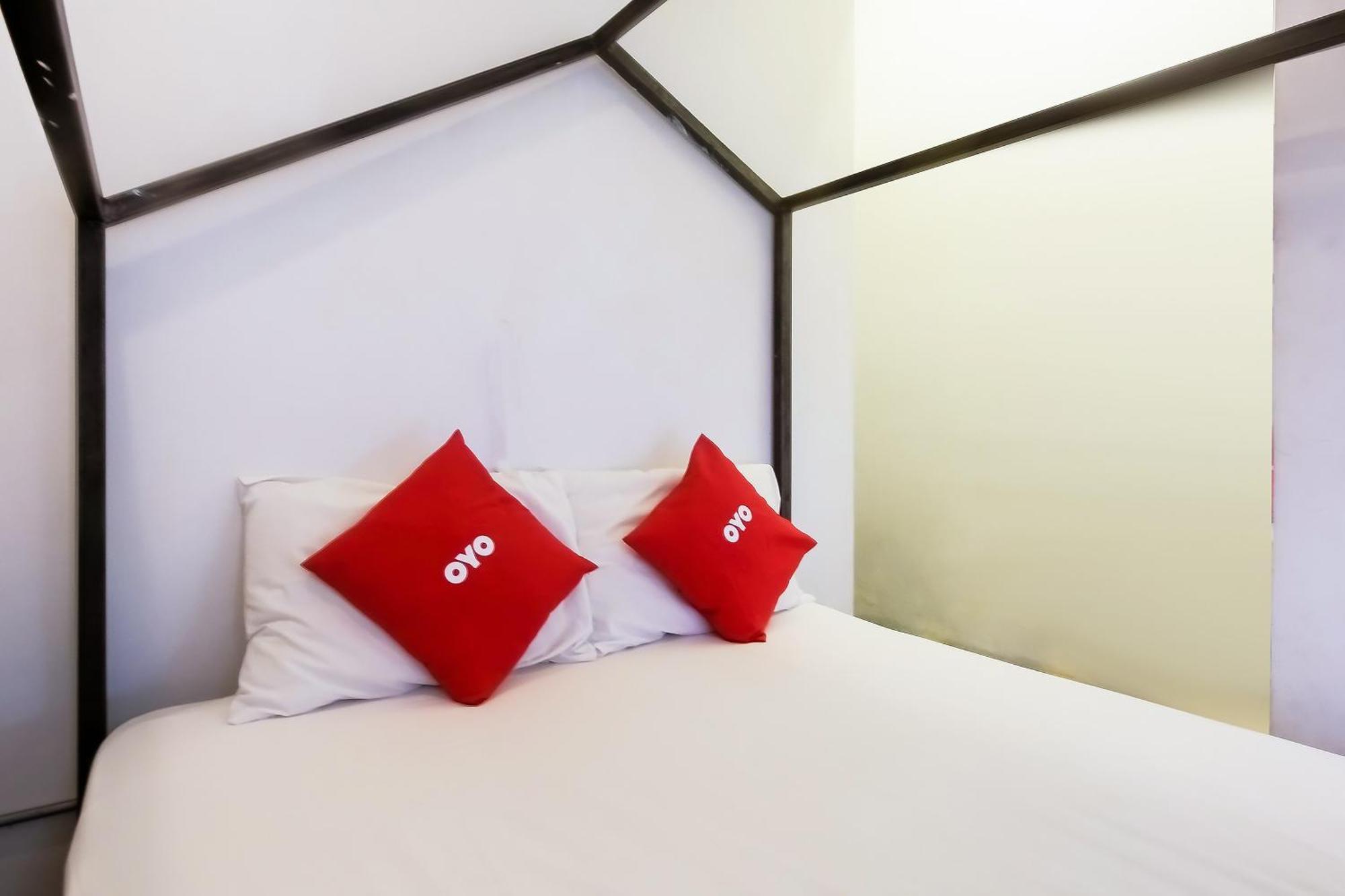 Spot On Junction Hostel Makati City Екстер'єр фото