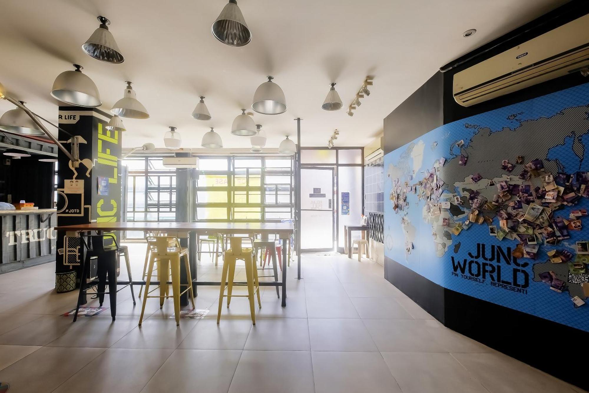 Spot On Junction Hostel Makati City Екстер'єр фото