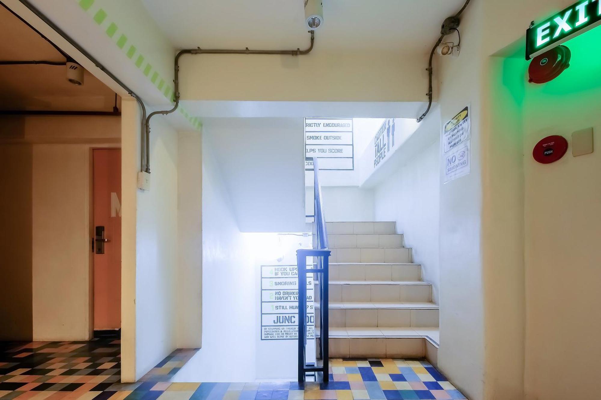 Spot On Junction Hostel Makati City Екстер'єр фото