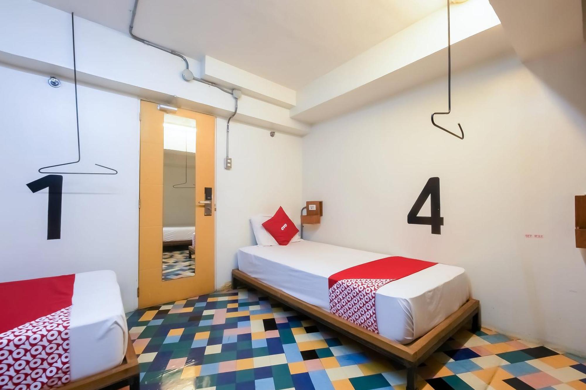 Spot On Junction Hostel Makati City Екстер'єр фото