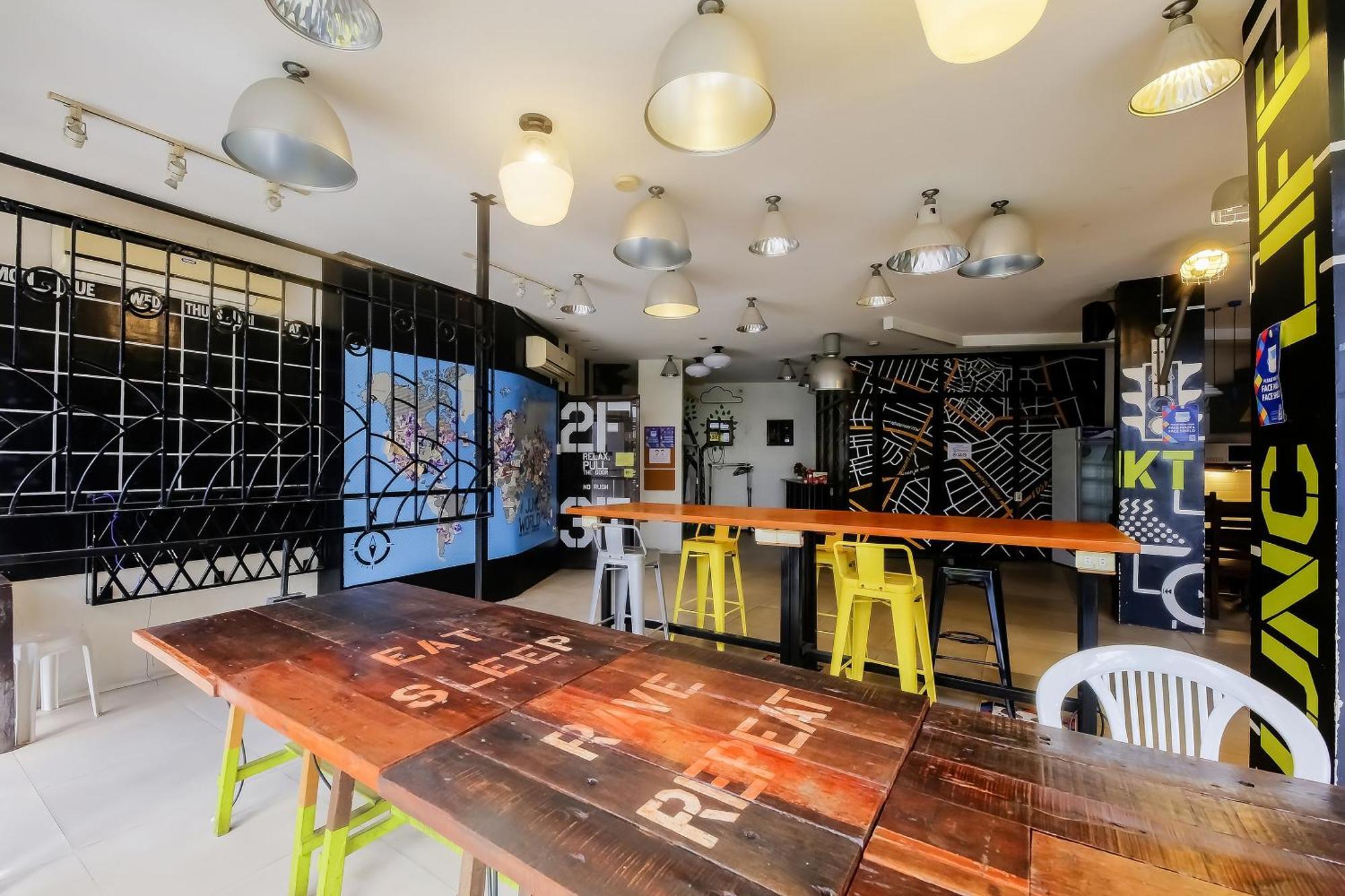 Spot On Junction Hostel Makati City Екстер'єр фото
