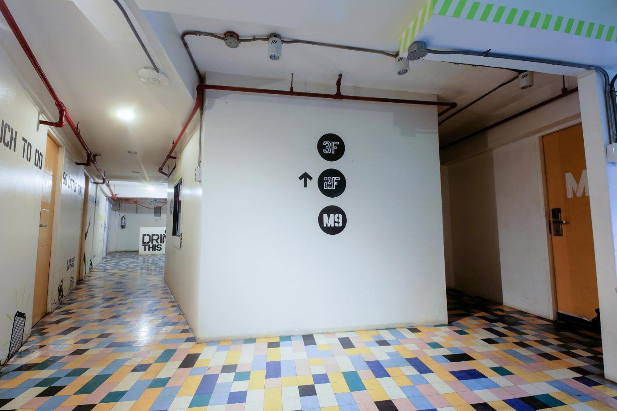 Spot On Junction Hostel Makati City Екстер'єр фото