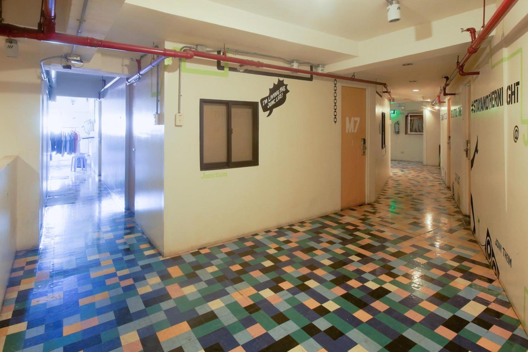 Spot On Junction Hostel Makati City Екстер'єр фото
