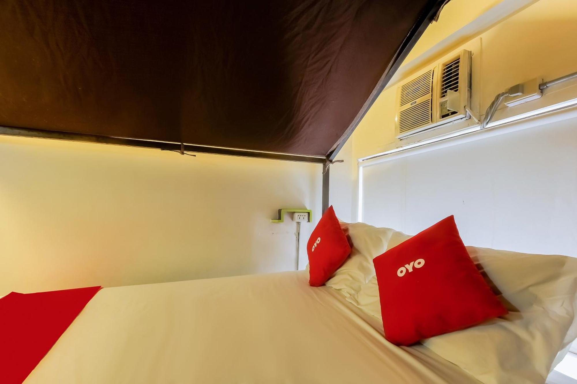 Spot On Junction Hostel Makati City Екстер'єр фото