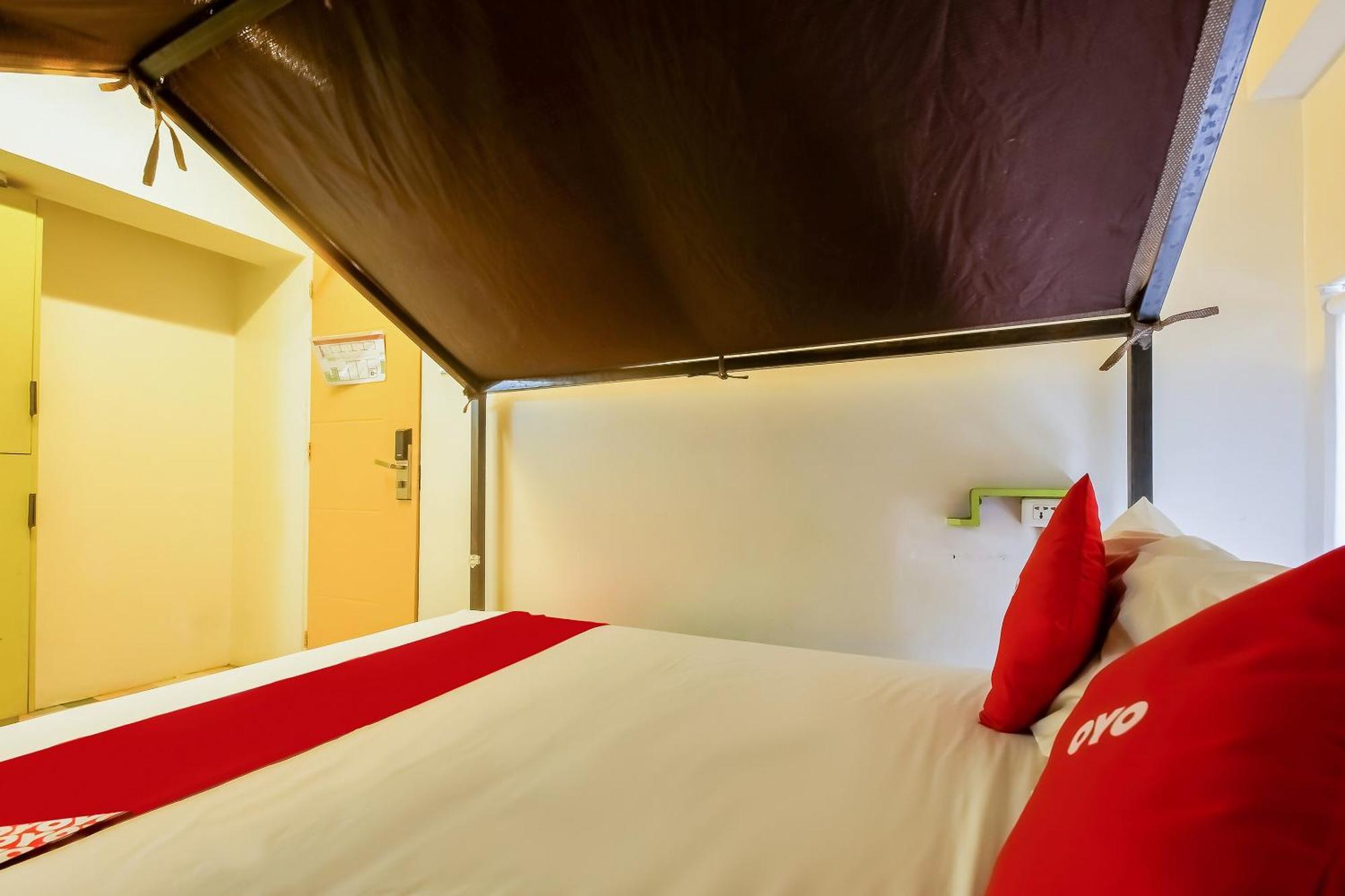 Spot On Junction Hostel Makati City Екстер'єр фото
