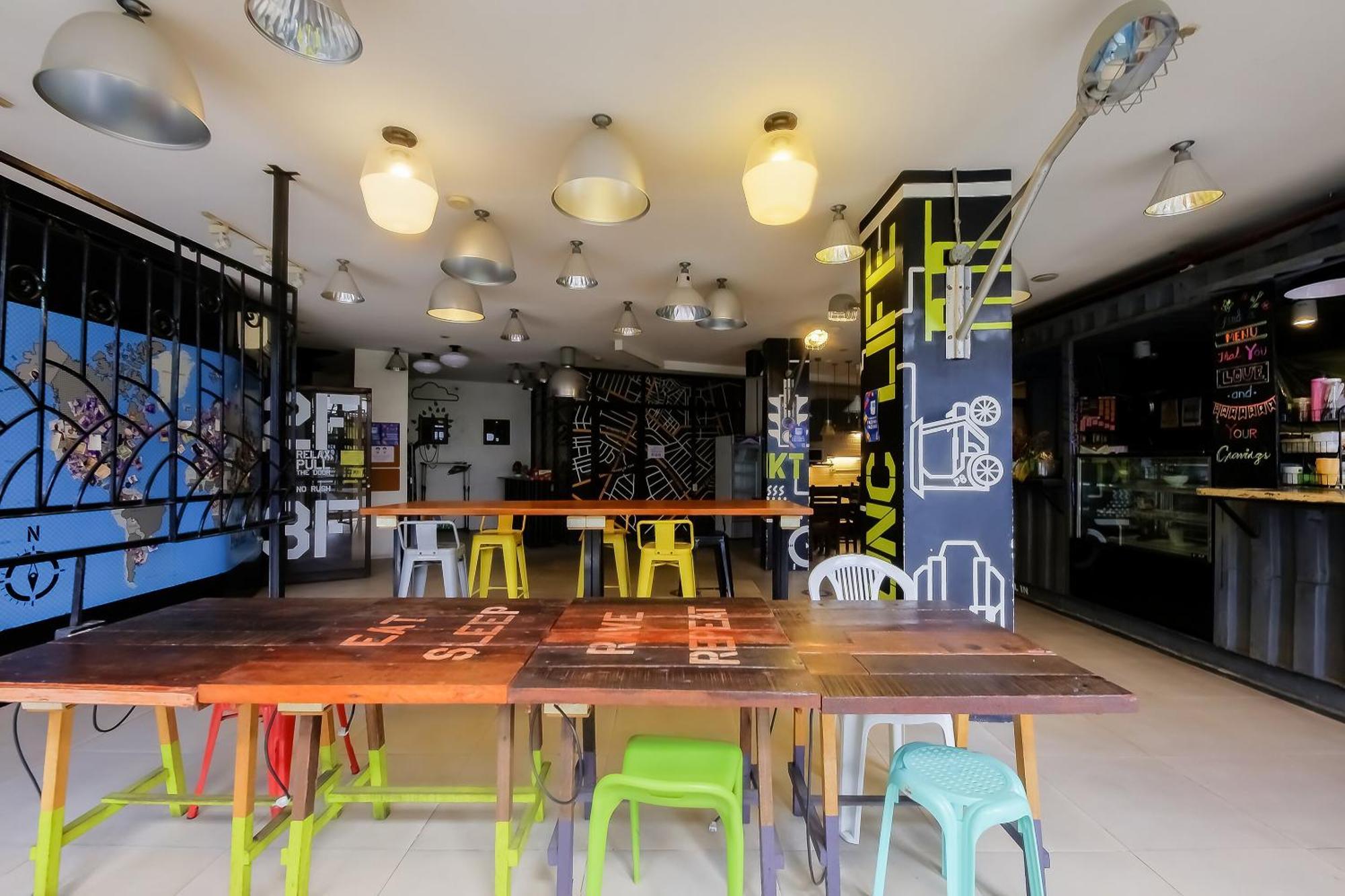 Spot On Junction Hostel Makati City Екстер'єр фото
